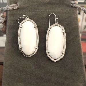 Kendra Scott Elle earrings in white & silver